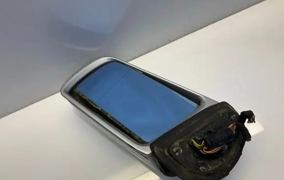 Mercedes-Benz E W210 Front door electric wing mirror