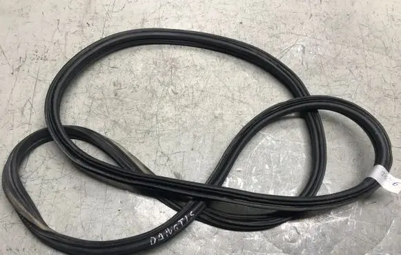 Opel Astra J Seal rubber (tailgate) 13258109