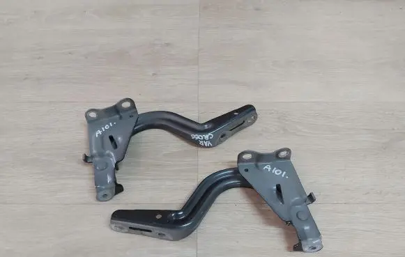 Toyota Yaris Cross Engine bonnet/hood hinges