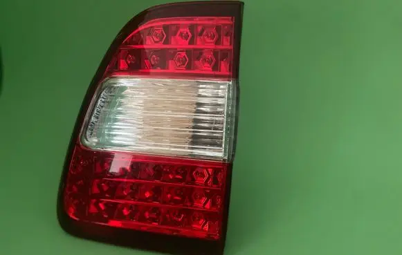 Toyota Land Cruiser (J100) Tailgate rear/tail lights 8158060130