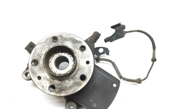 Renault Trafic III (X82) Front wheel hub