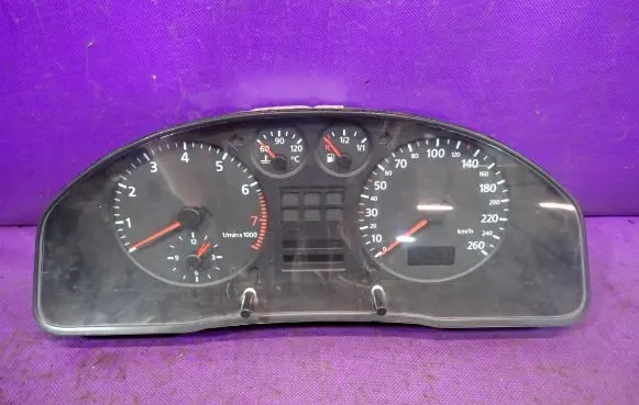 Audi A4 S4 B5 8D Speedometer (instrument cluster) 8D0919861H