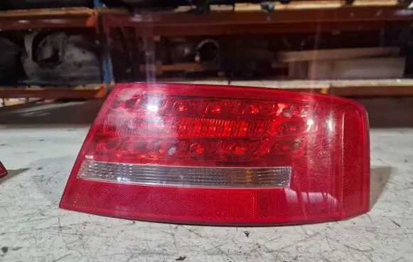 Audi A5 8T 8F Rear/tail lights 8T8945096D