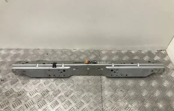 Opel Astra J Radiator mount bracket 13312474 422474049