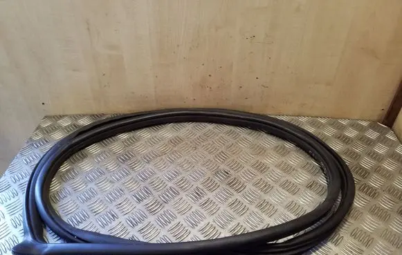 Honda CR-V Front door rubber seal