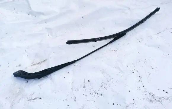 Mercedes-Benz A W169 Front wiper blade arm