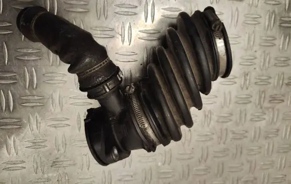 Ford Focus Intercooler hose/pipe AV616C784AD