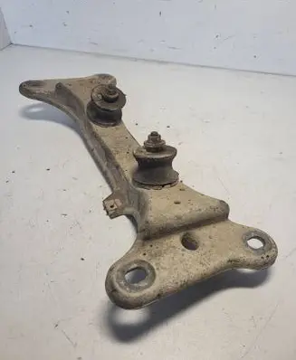 BMW 3 E90 E91 Gearbox mounting bracket 6760300