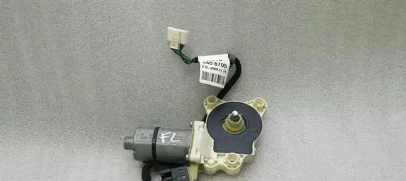Mercedes-Benz CLS C219 Front door window regulator motor A2198200542