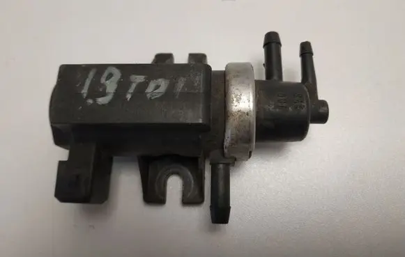 Skoda Octavia Mk1 (1U) Turbo solenoid valve 1H0906627