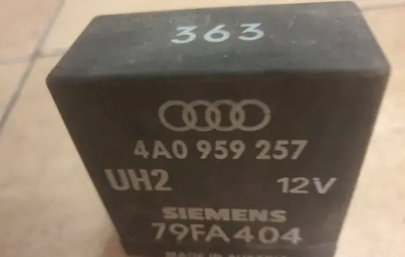 Audi 100 S4 C4 Other relay 4A0959257 79FA404