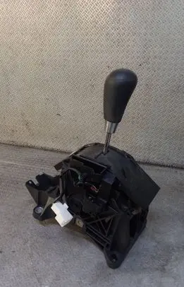 Mazda CX-7 Gear shifter/selector EG2146100 75C351LHD