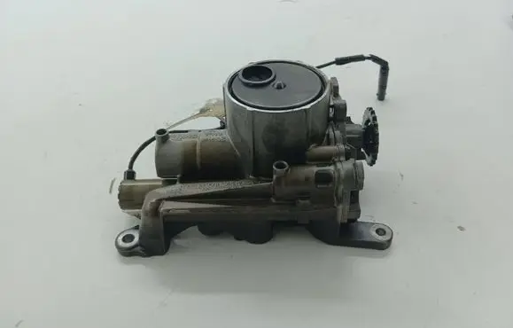 Toyota Corolla Verso AR10 Oil pump V759401080