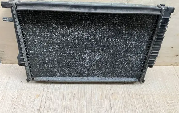 BMW 7 E32 Coolant radiator 1723464