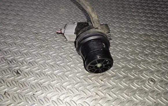 Mazda CX-7 Windscreen/windshield washer pump 8603109120