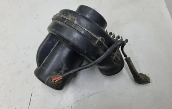 Opel Omega B1 Secondary air pump 0130007810 90493287