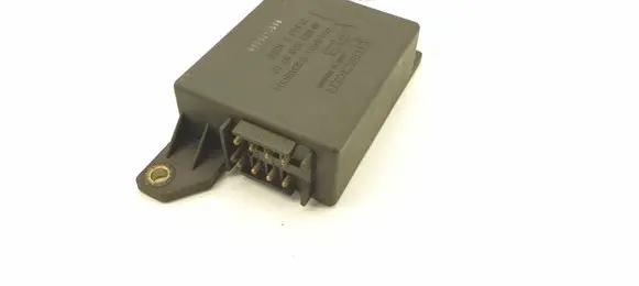 Mercedes-Benz E W124 Airbag control unit/module 0038200710 841Z1000
