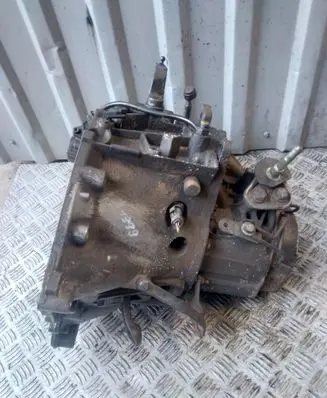 Peugeot Partner Manual 5 speed gearbox 20DM52