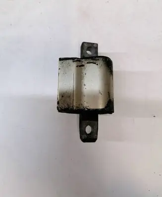 Mercedes-Benz E W211 Engine mount bracket