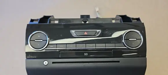 Maserati Ghibli Radio/CD/DVD/GPS head unit 6700190540 06700074030 06700329900