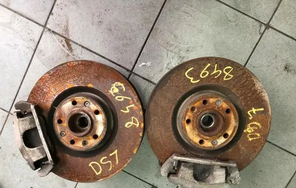 Citroen DS7 Crossback Front wheel hub spindle knuckle