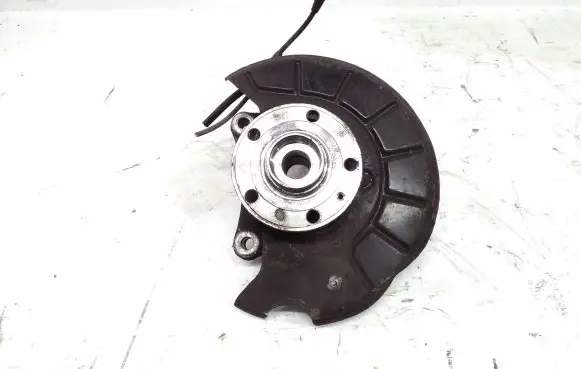 Volkswagen Passat Alltrack Front wheel hub spindle knuckle