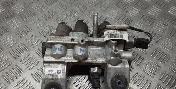 Porsche Cayenne (92A) Active stabilizer control/valve assembly 7P5411851