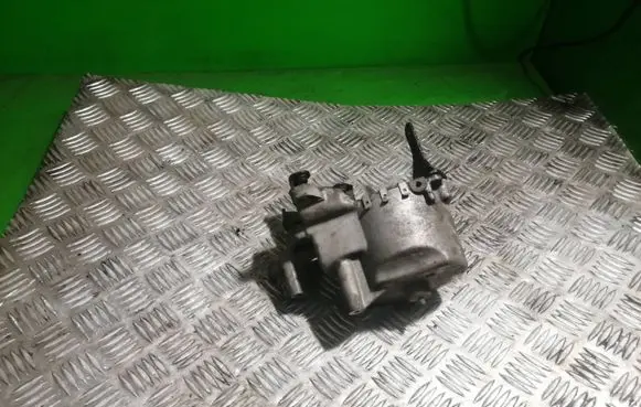 Ford Focus Fuel filter housing AV6Q9180AF