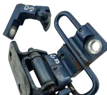 Volkswagen Touran II Rear door lower hinge 1T0833412C