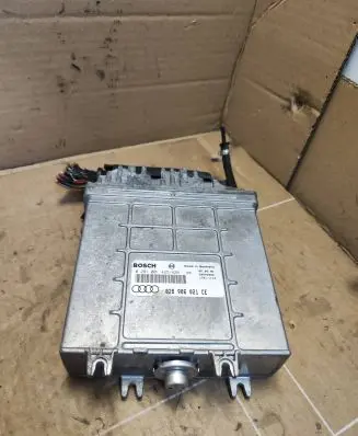 Audi A4 S4 B5 8D Engine control unit/module 028906021CE 28SA2886 0281001425