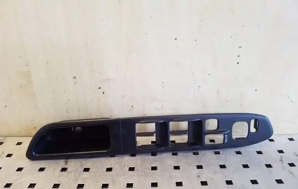 Subaru Forester SG Front door window switch trim 