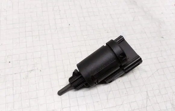 Volkswagen Touran I Brake pedal sensor switch 3B0945511A 19322007