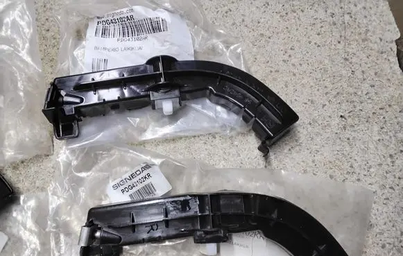 Dodge Challenger Front bumper mounting bracket PDG43102AR PDG43102KR 684342ac
