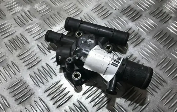 Renault Megane II Engine coolant pipe/hose 8200112054