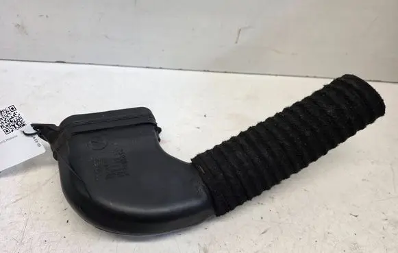 Audi A4 S4 B6 8E 8H Air intake duct part 8E0129604F