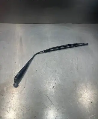 Toyota Land Cruiser (HDJ90) Rear wiper blade arm 5558