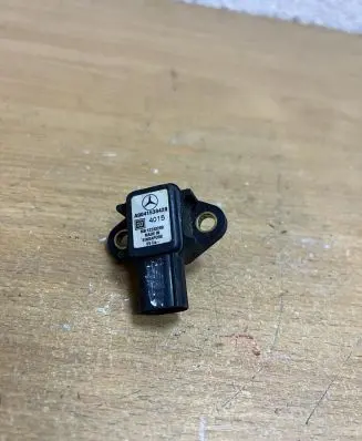 Mercedes-Benz E W211 Air pressure sensor A0041538428 F1295
