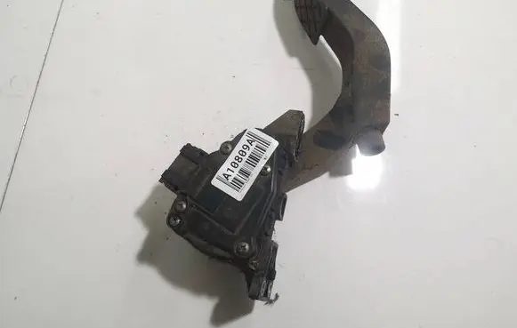 Volkswagen PASSAT B5.5 Accelerator throttle pedal 