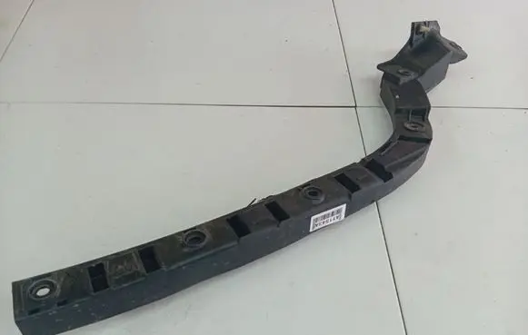 Seat Toledo III (5P) Rear bumper mounting bracket 5P5807861