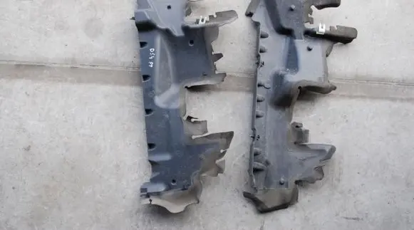Citroen DS4 Intercooler air channel guide 