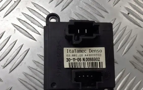 Citroen C4 I Picasso Heater blower fan relay A43000700