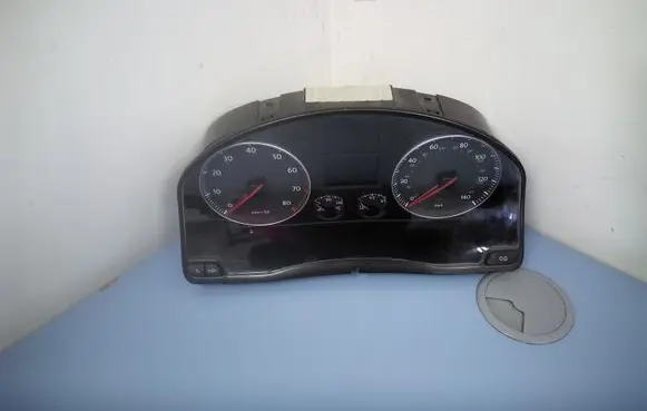 Volkswagen Golf V Speedometer (instrument cluster) 1K0920952 V0004000