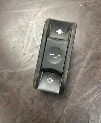 BMW 5 E60 E61 Sunroof switch 6907288 03015010 6131