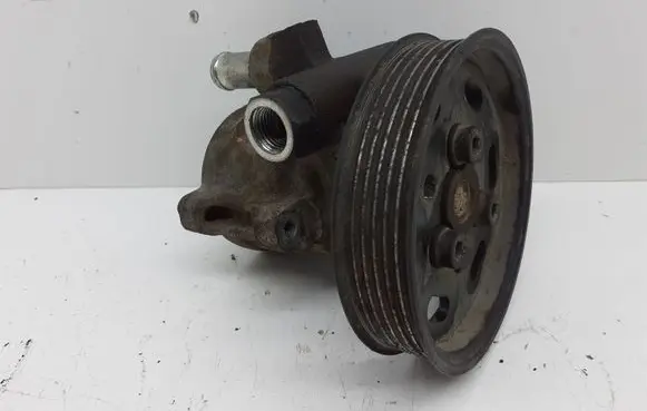Volkswagen Golf IV Power steering pump 1J422154D