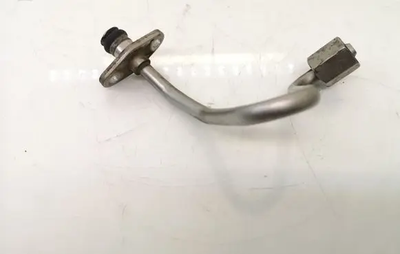 Toyota Avensis T250 Fuel line pipe