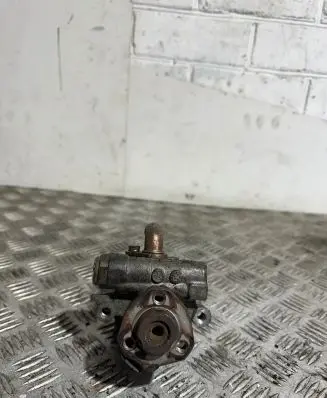Volkswagen Golf IV Power steering pump 1J0422154B