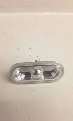 Front fender indicator light