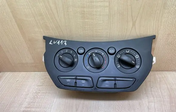 Ford Focus C-MAX Climate control unit CJ5T19980ED CJ5T19980