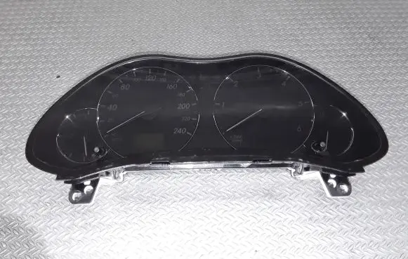 Toyota Avensis T250 Speedometer (instrument cluster) 8380005850