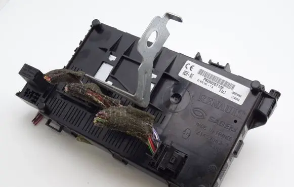 Renault Clio II Comfort/convenience module P8200207135